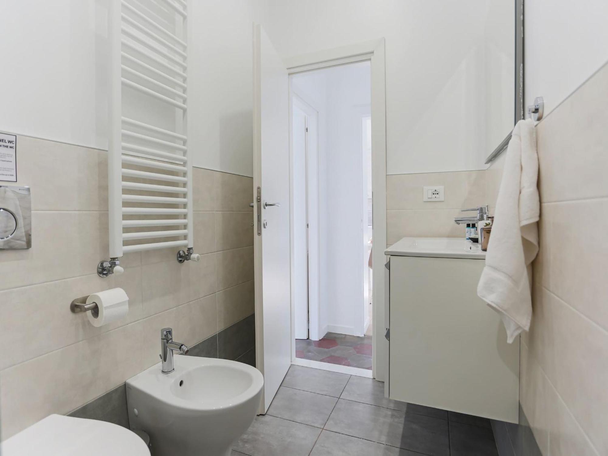 The Rent - Spacious Two Bedrooms Near Porta Romana